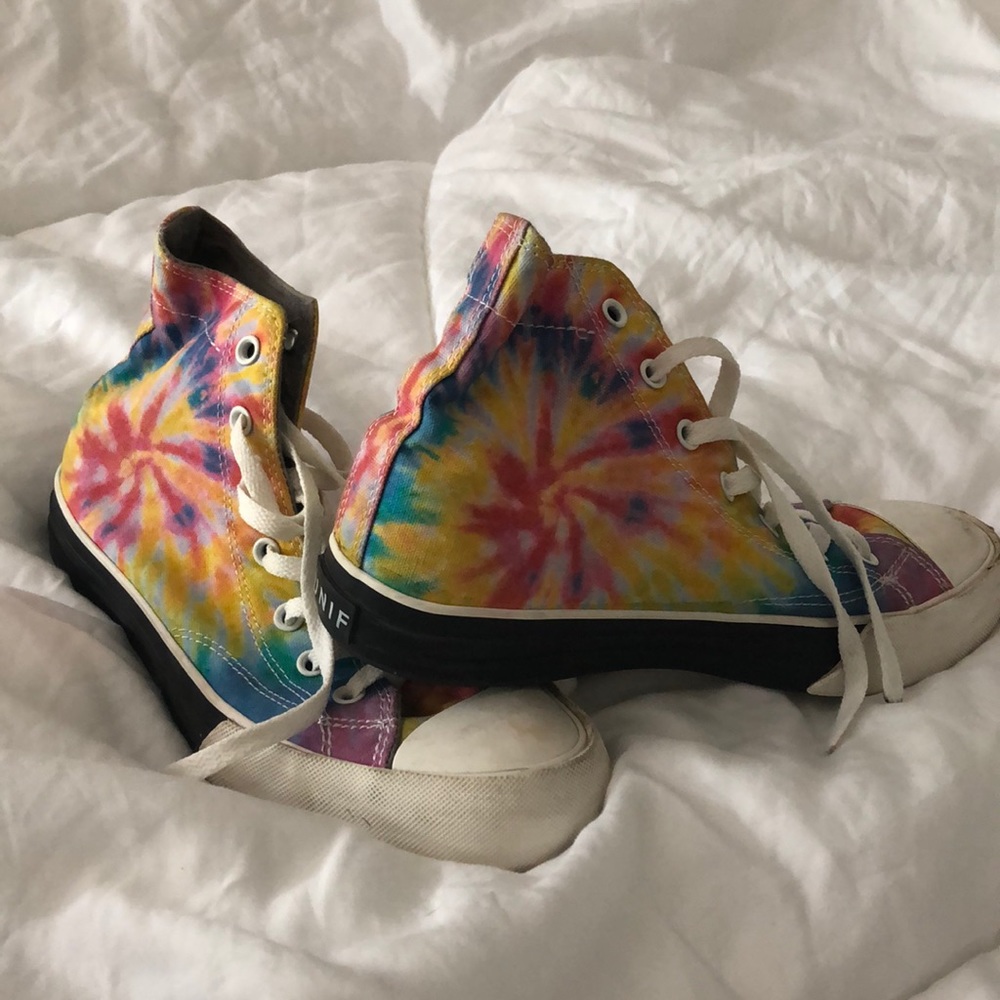 UNIF Tie-dye SNEAKERS